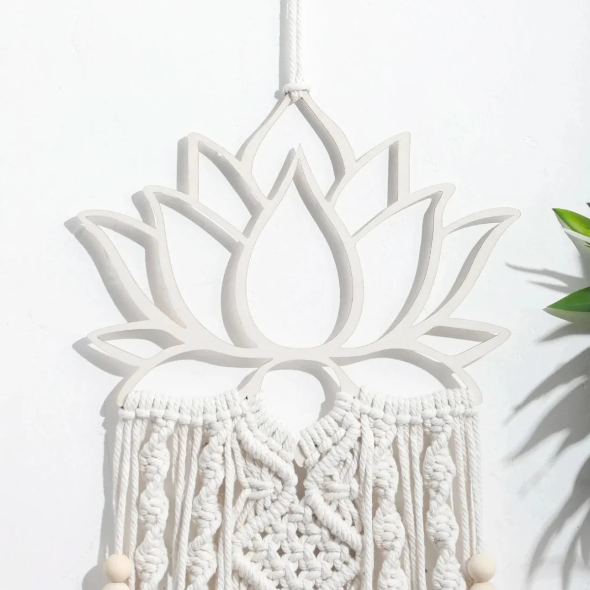 Attrape-Rêve Fleur de Lotus Macramé - Bijou de Bien-être et Harmonie.