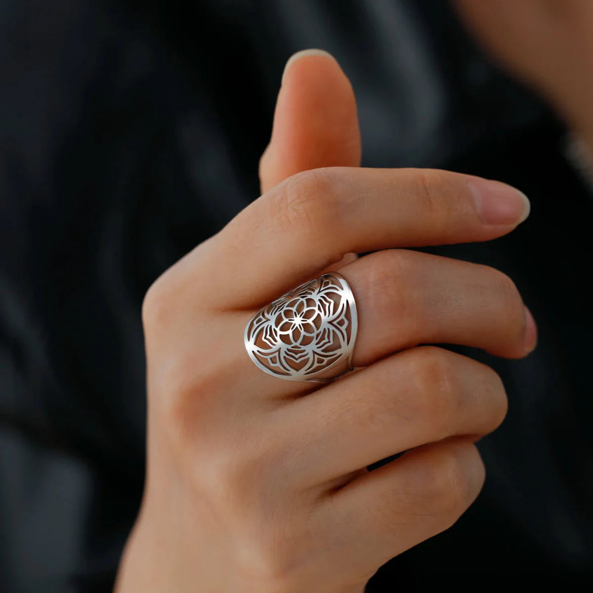 Bague Ajustable "Fleur de Mandala" - Bijou de Bien-être et Harmonie.