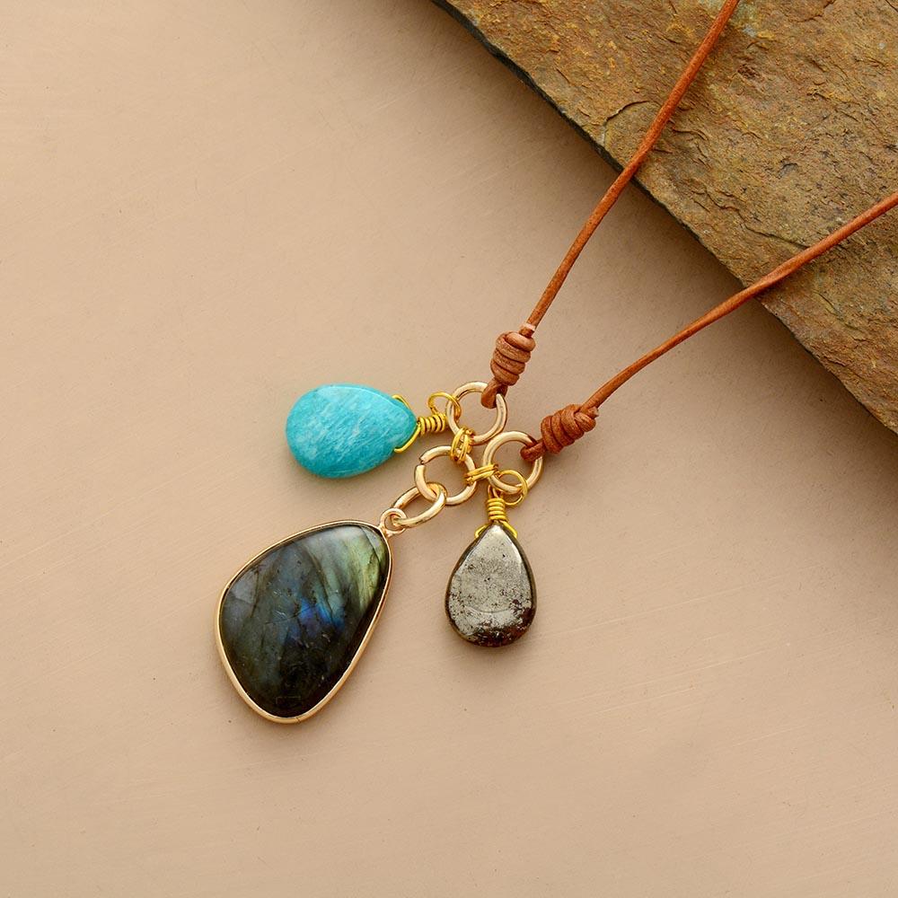 Collier Pendentif "Trio Sacré" en Amazonite, Labradorite & Pyrite - Bijou de Bien-être et Harmonie