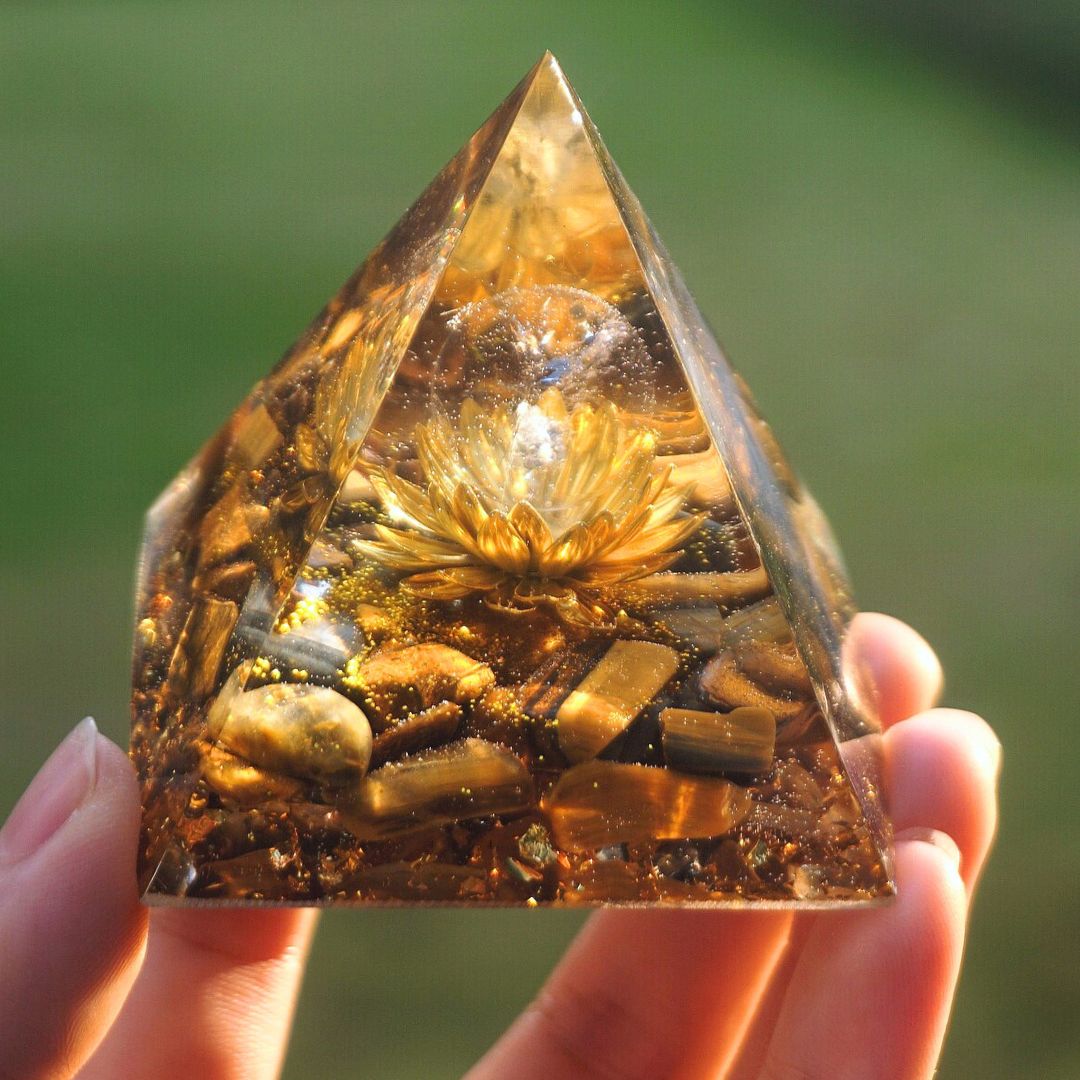 Orgonite "Lotus" en Oeil de Tigre - Bijou de Bien-être et Harmonie