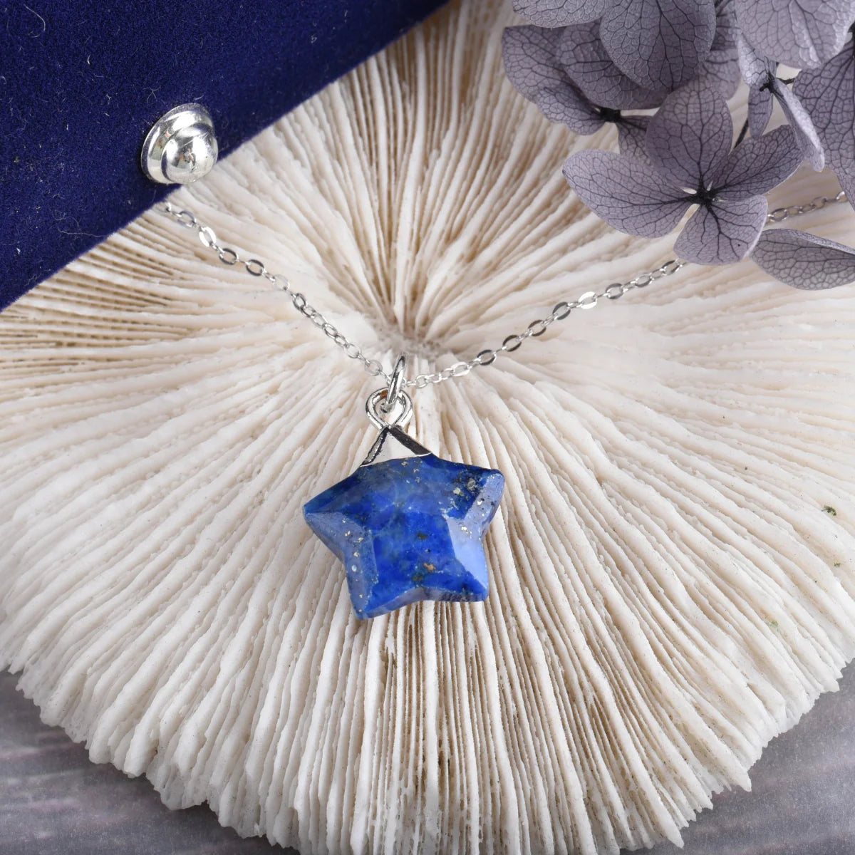 Pendentif Étoile en Lapis Lazuli - Bijou de Bien-être et Harmonie