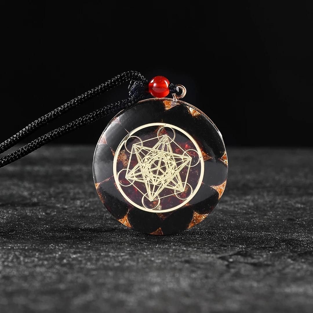 Pendentif Orgonite "Puissance de Métatron" en Obsidienne & Grenat - Bijou de Bien-être et Harmonie