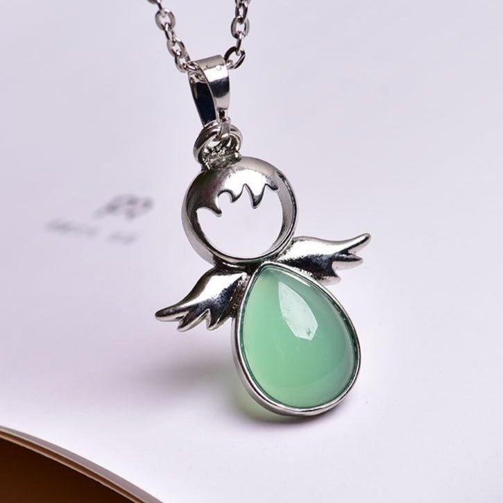 Pendentif Petit Ange et sa Pierre Naturelle - Bijou de Bien-être et Harmonie