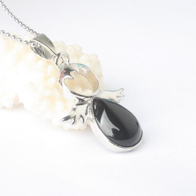 Pendentif Petit Ange et sa Pierre Naturelle - Bijou de Bien-être et Harmonie