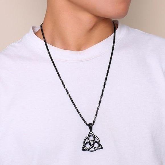 Pendentif "Triquetra" en Acier Inoxydable - Bijou de Bien-être et Harmonie